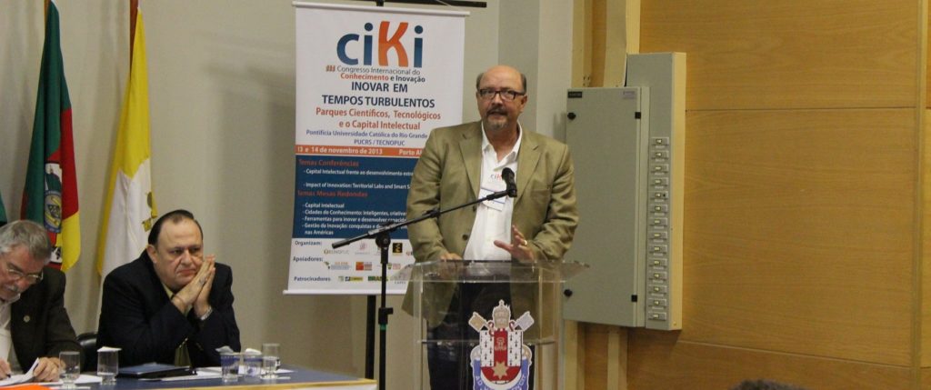 João Rego em palestra no III CIKI Porto Alegre